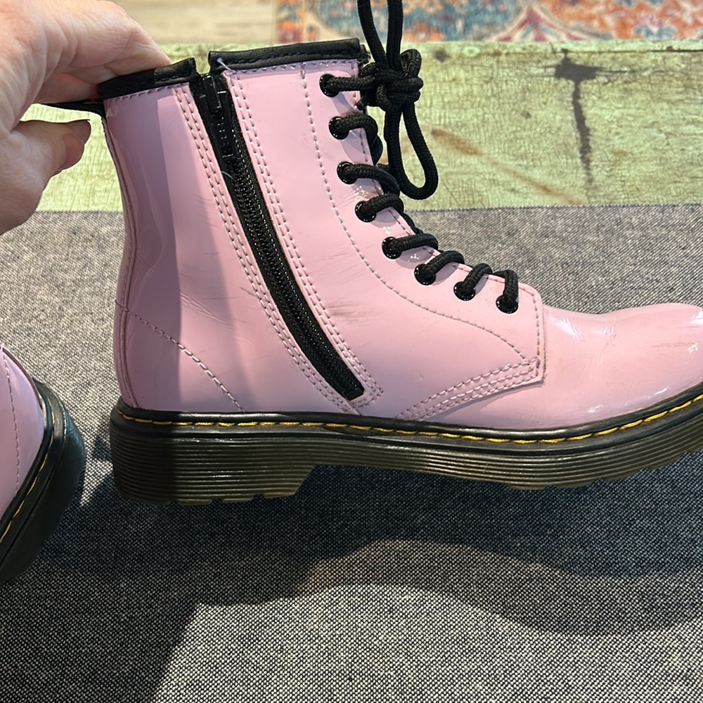 Dr. Martens YOUTH 1460 Pink PATENT LEATHER LACE UP BOOTS Size 3 - Picture 5 of 9